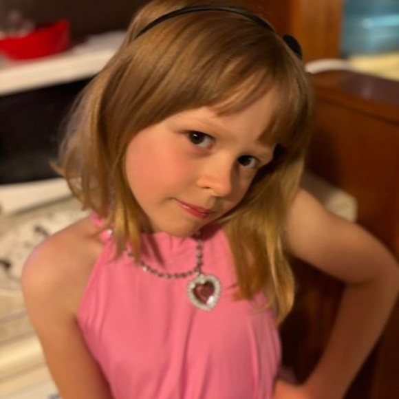 Meet your Posher, Erica - Picture 1 of 1